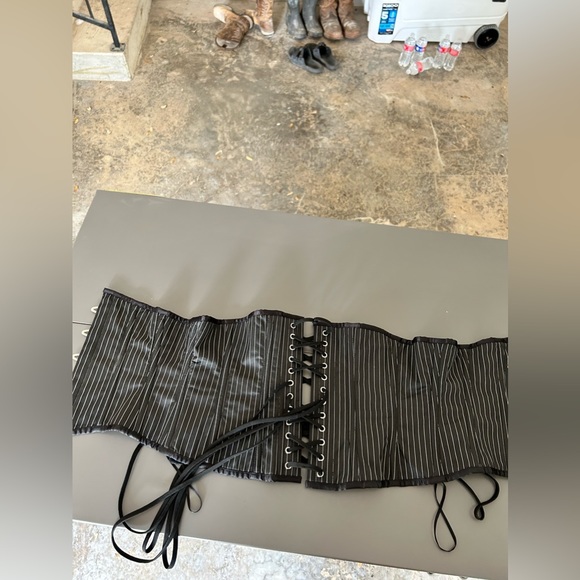 Vintage goth corset - Picture 5 of 8